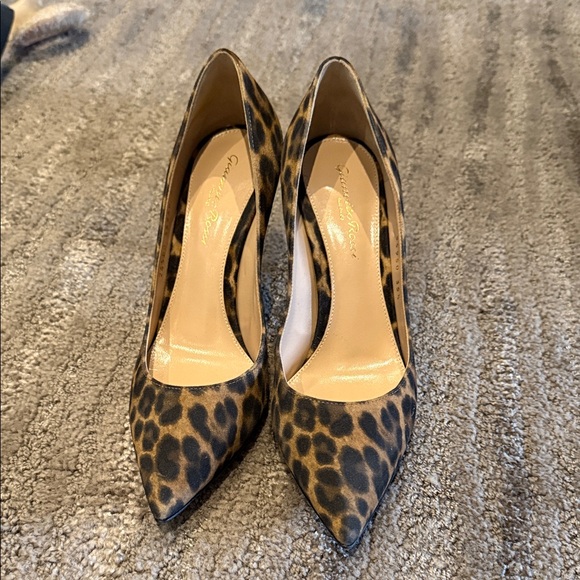 Gianvito Rossi Camoscio Leopard Print Pumps - Picture 2 of 8